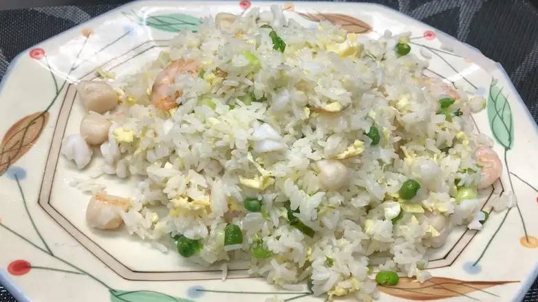 473. Stir Fried with Shrimp Squid and Scallop 三鮮炒飯